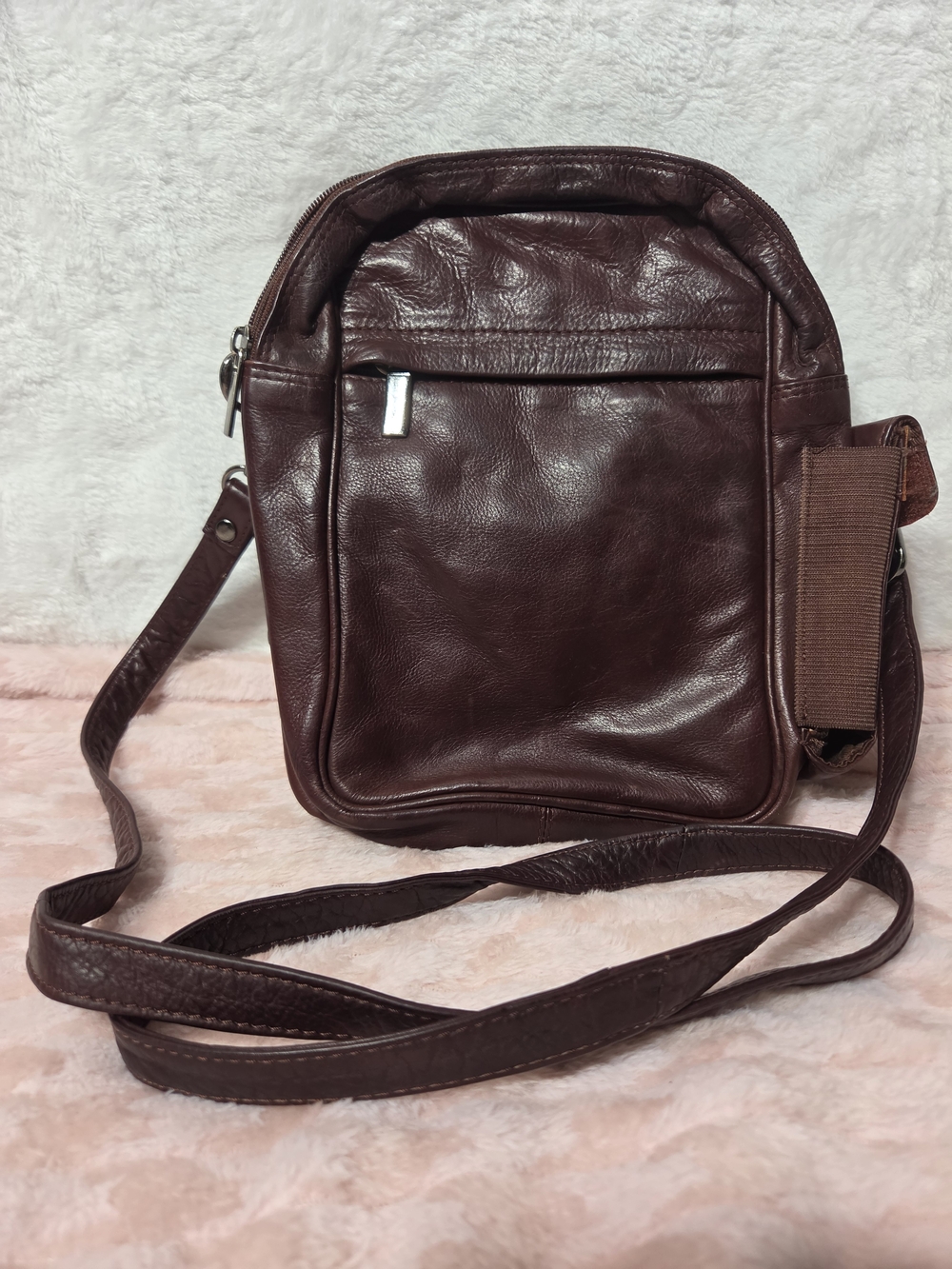 Women's Shoulder Bag in Deep Burgundy Leather